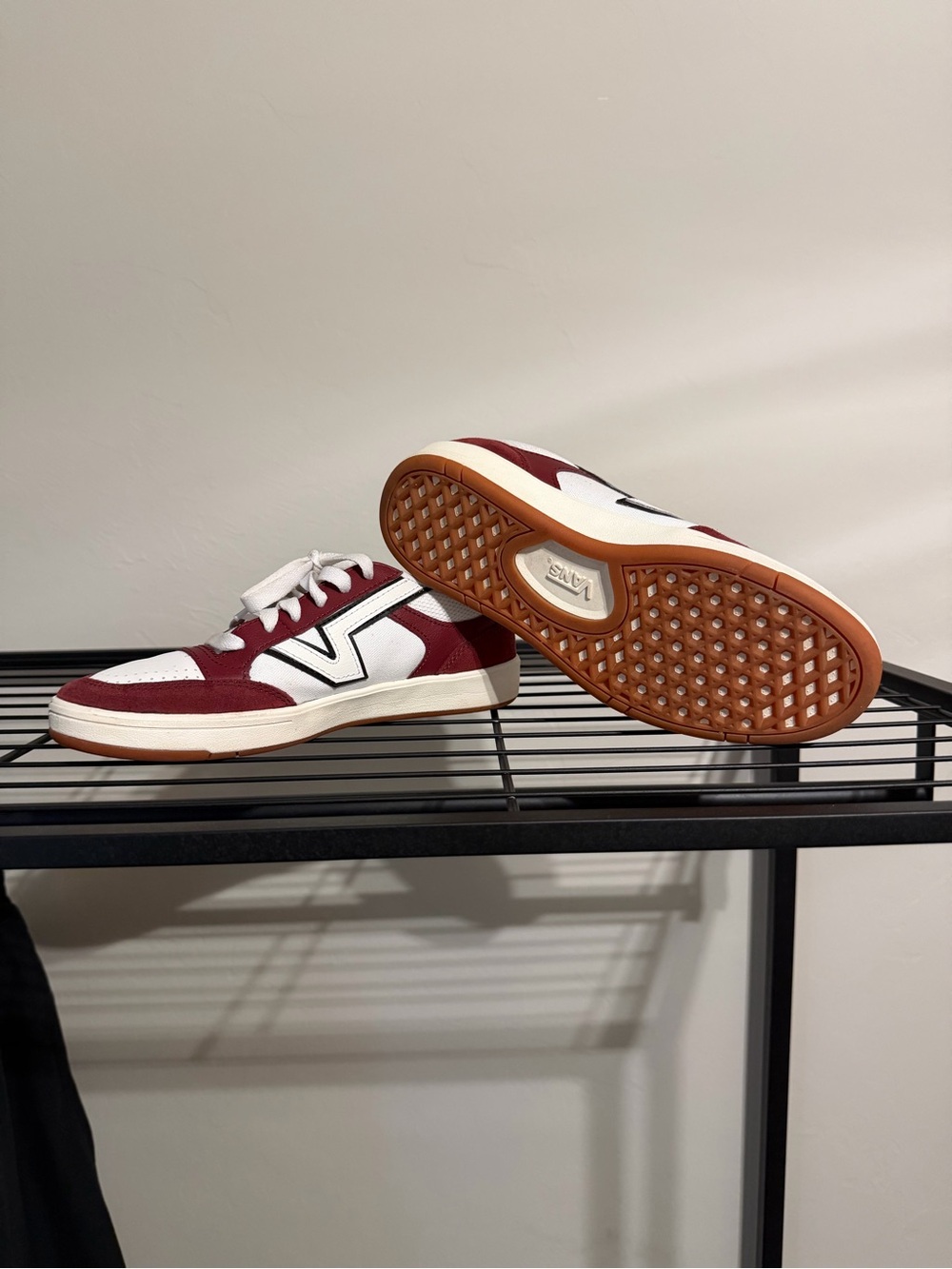 Vans Low-Top Sneakers in Burgundy, White and Gum